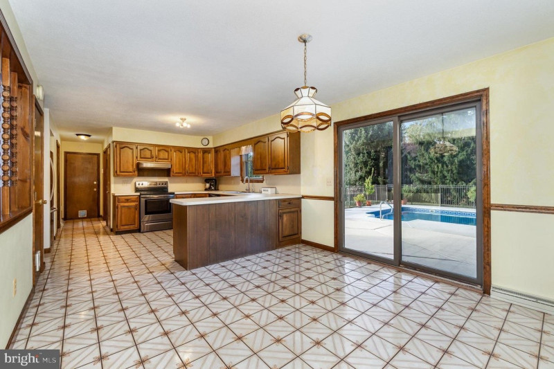 1_Sherks-Church-Before-3