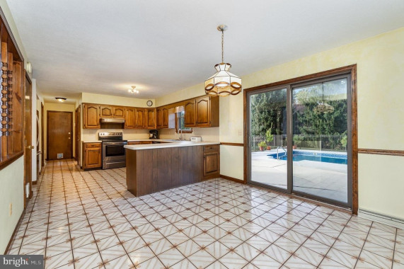 1_Sherks-Church-Before-3